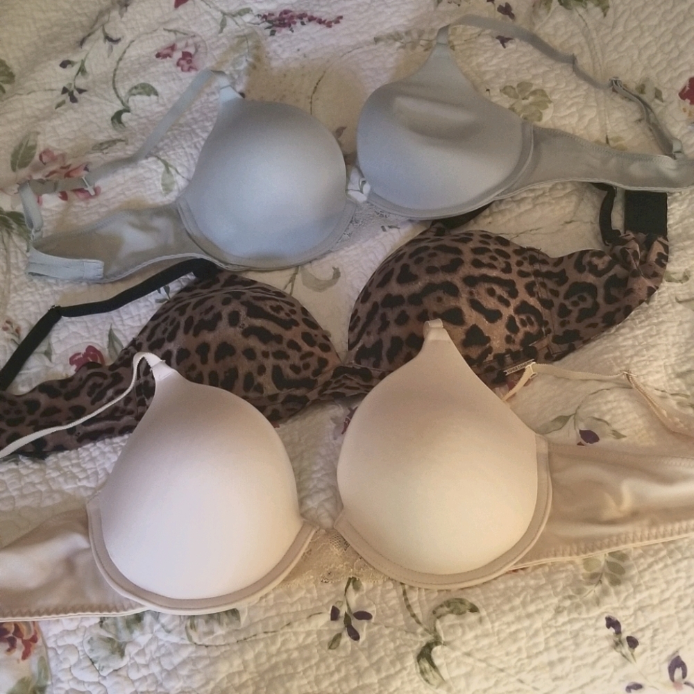 36B Bra bundle. 1 NO WIRE + 2 W/WIRE